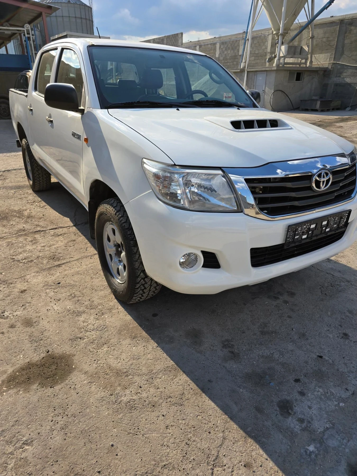 Toyota Hilux  - изображение 2