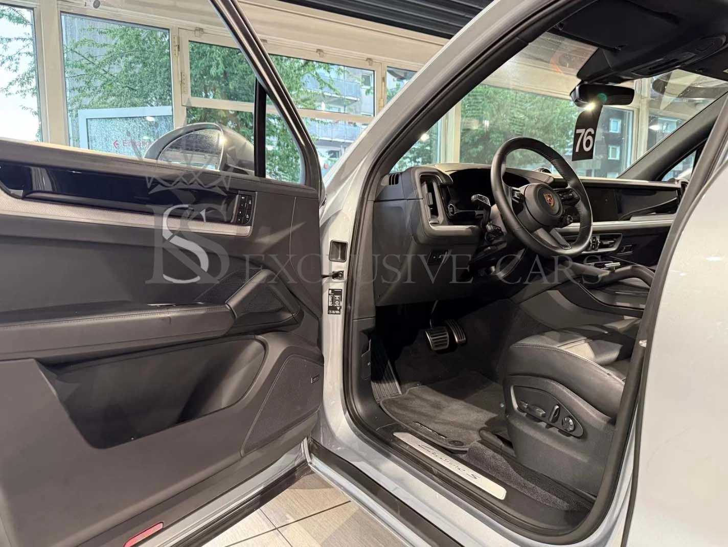 Porsche Cayenne S* SPORT-DESIGN* CHRONO* MATRIX* PANO* HUD* BOSE*  - изображение 6