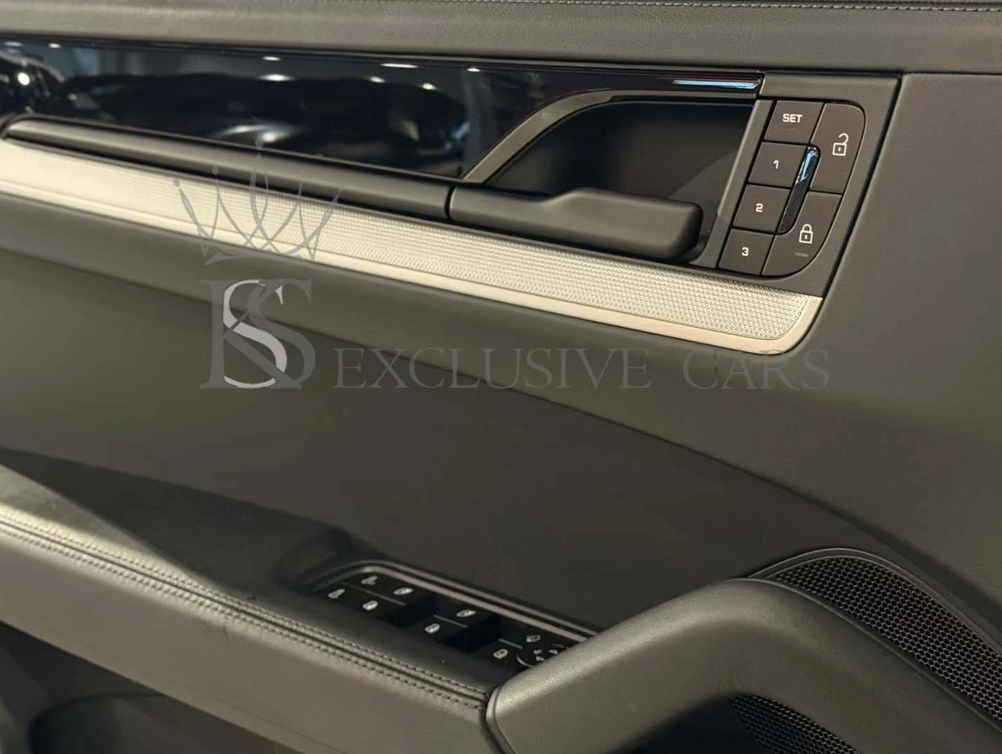 Porsche Cayenne S* SPORT-DESIGN* CHRONO* MATRIX* PANO* HUD* BOSE*  - изображение 7
