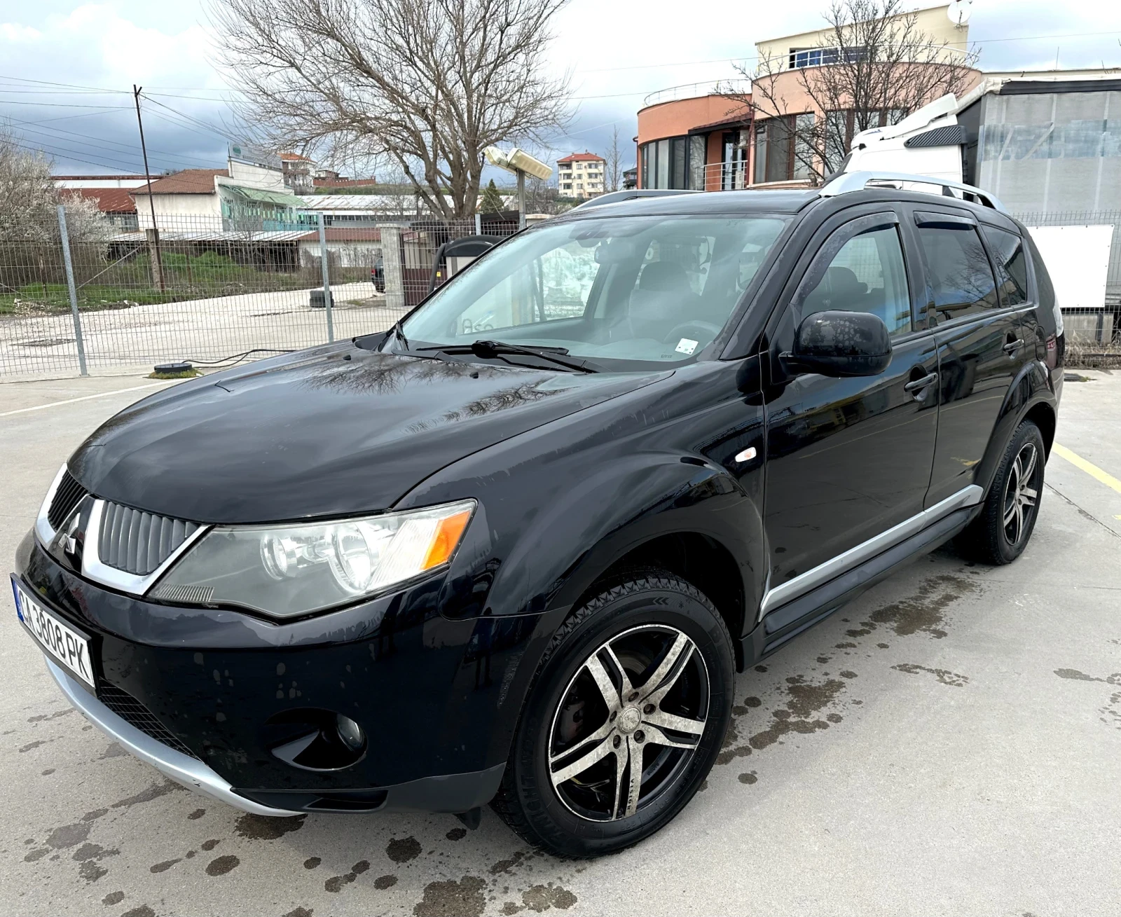 Mitsubishi Outlander, снимка 4 - Автомобили и джипове - 53720098