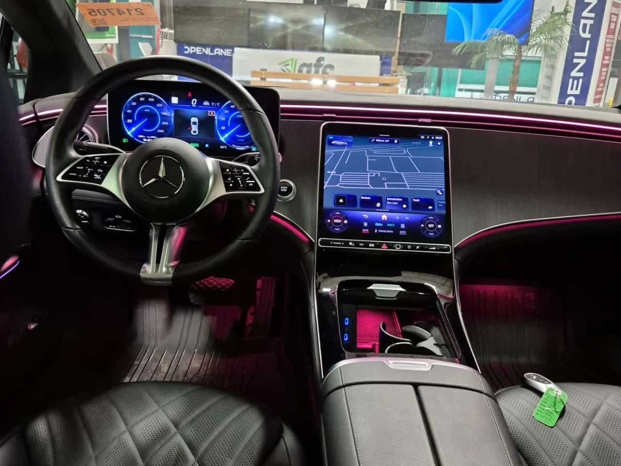 Mercedes-Benz EQE 500| HUD| 360| PANORAMA| AMBIENT| CARFAX, снимка 10 - Автомобили и джипове - 54005058