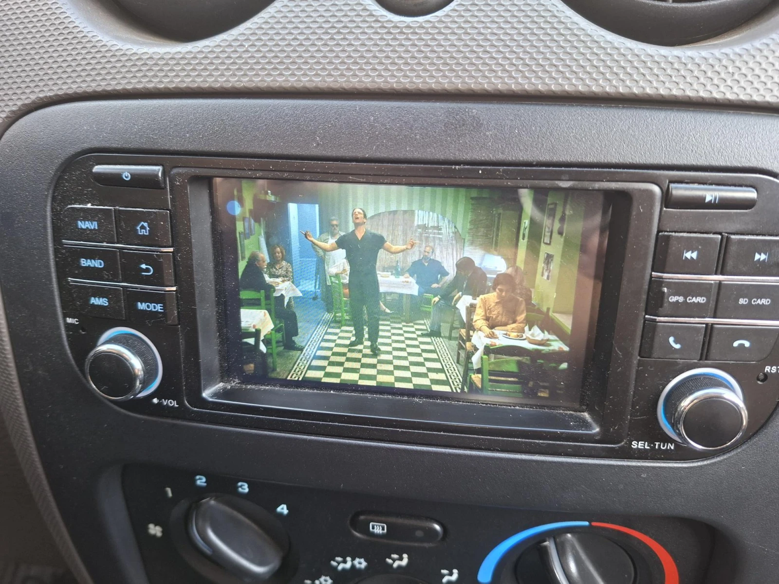 Jeep Renegade 3.7, снимка 15 - Автомобили и джипове - 54060188