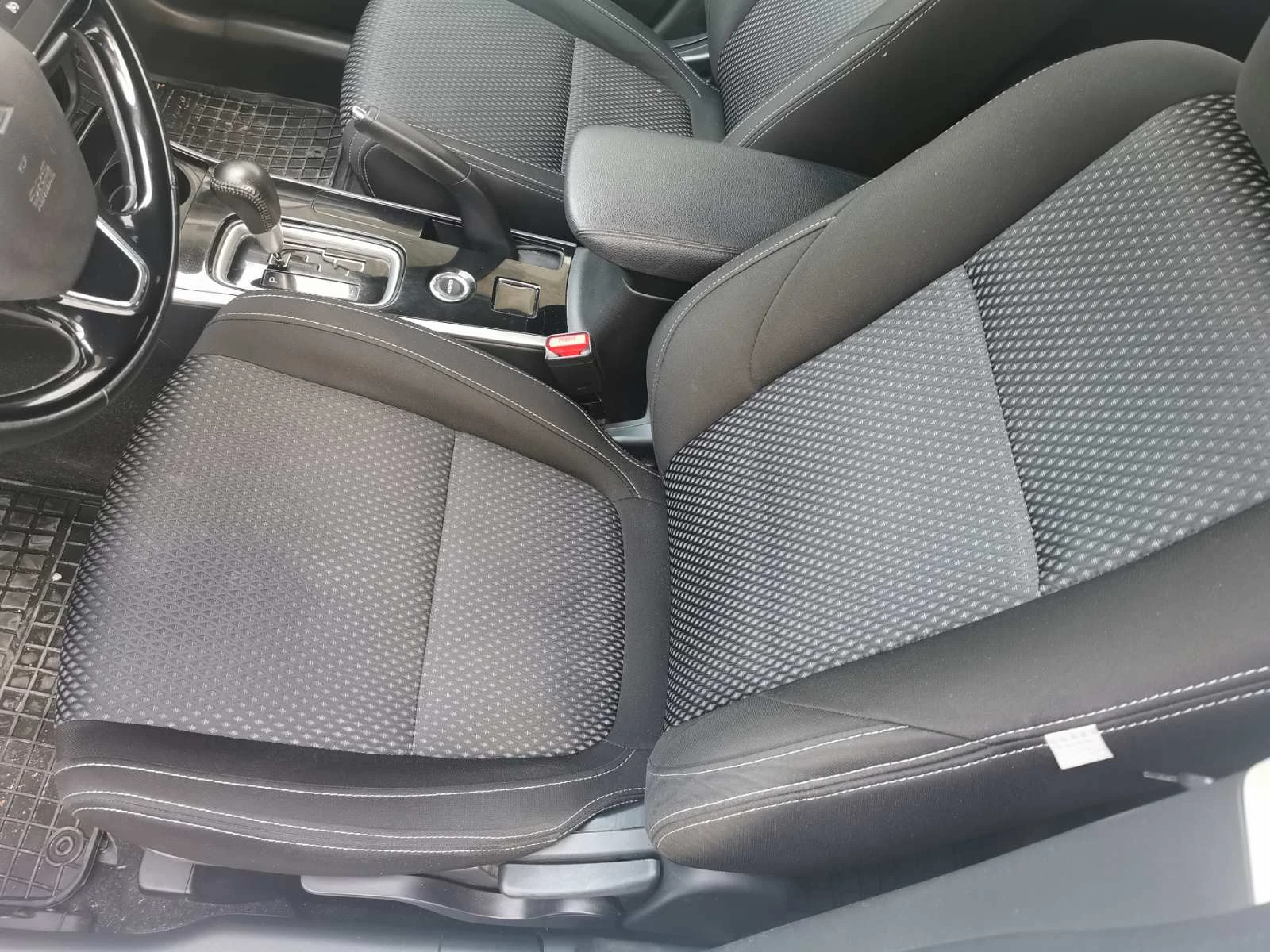 Mitsubishi Outlander 2.0 150 к.с. 4х4, газ, автомат, снимка 10 - Автомобили и джипове - 54583691