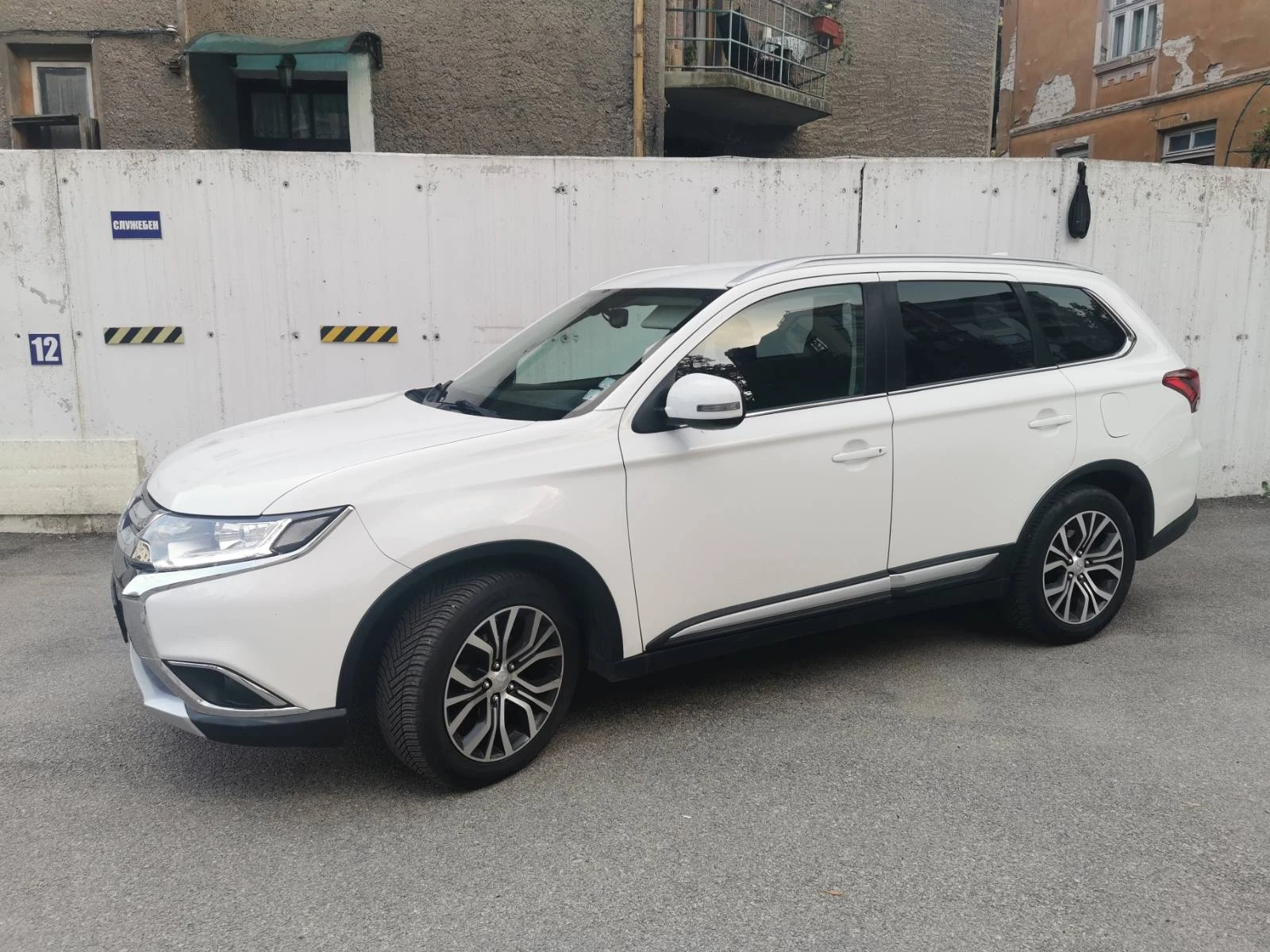Mitsubishi Outlander 2.0 150 к.с. 4х4, газ, автомат, снимка 3 - Автомобили и джипове - 54583691