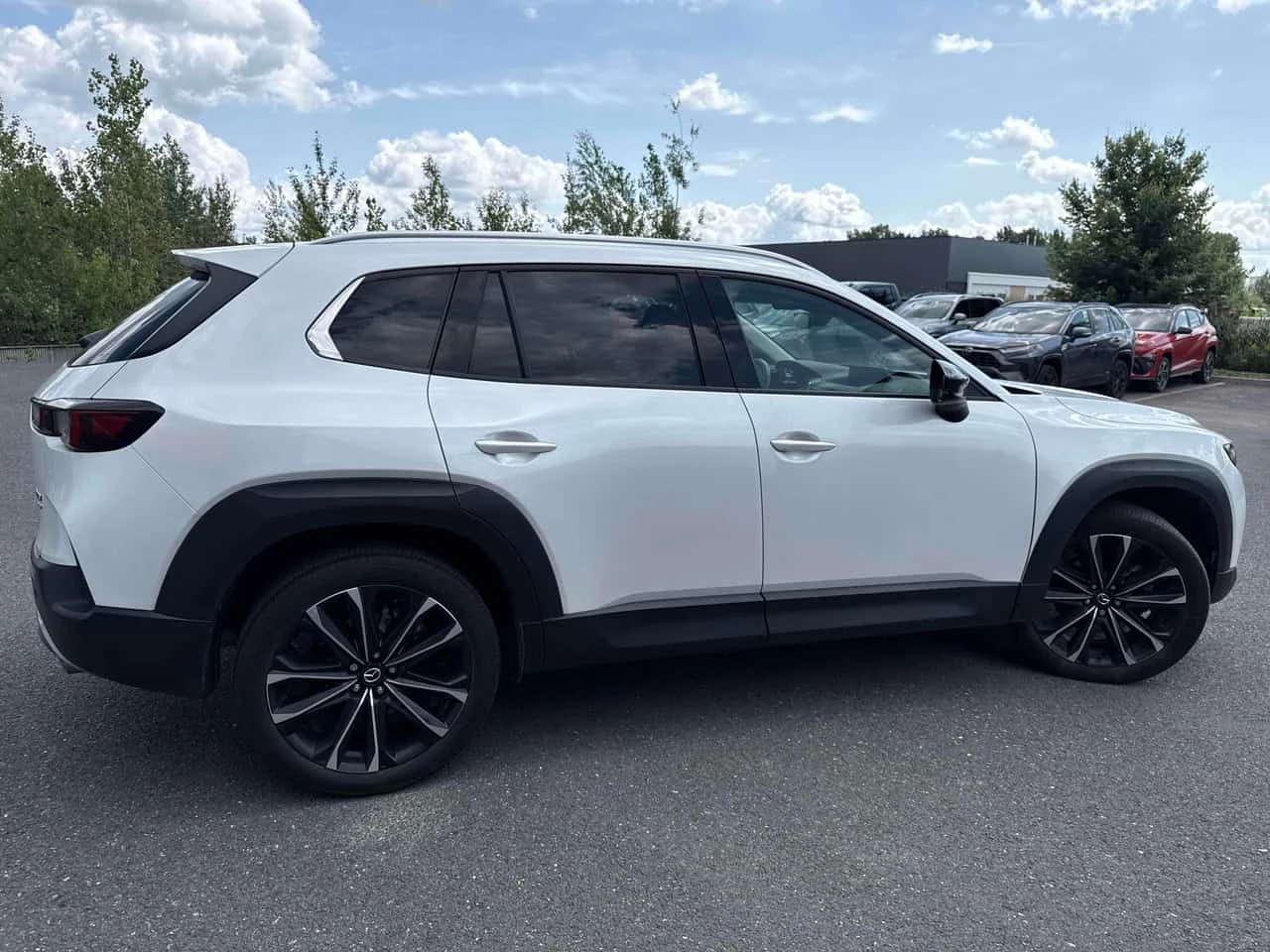 Mazda CX-50 GT w/Turbo AWD | CARFAX | АВТОФИНАНСИРАНЕ, снимка 4 - Автомобили и джипове - 55631253