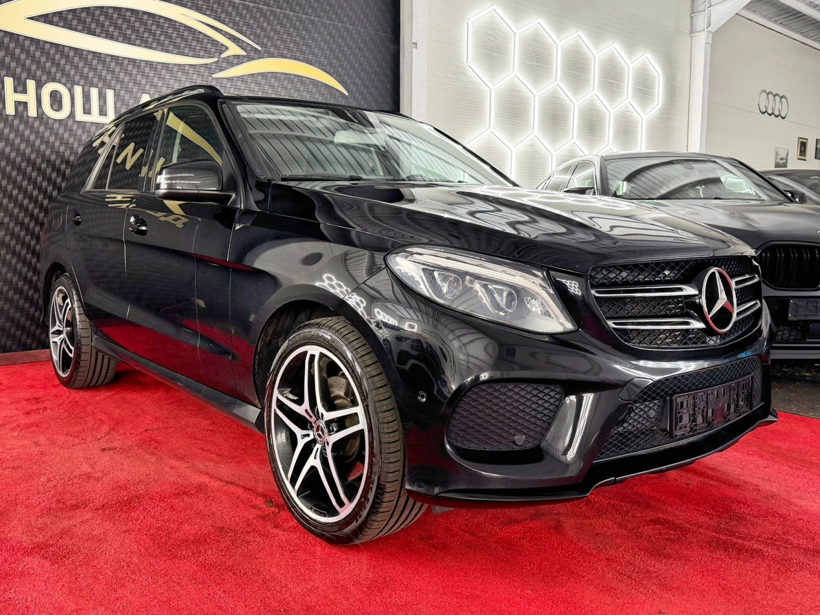 Mercedes-Benz GLE 350 Mercedes-Benz GLE 350d 4MATIC AMG Line / PANORAMA , снимка 6 - Автомобили и джипове - 55833814