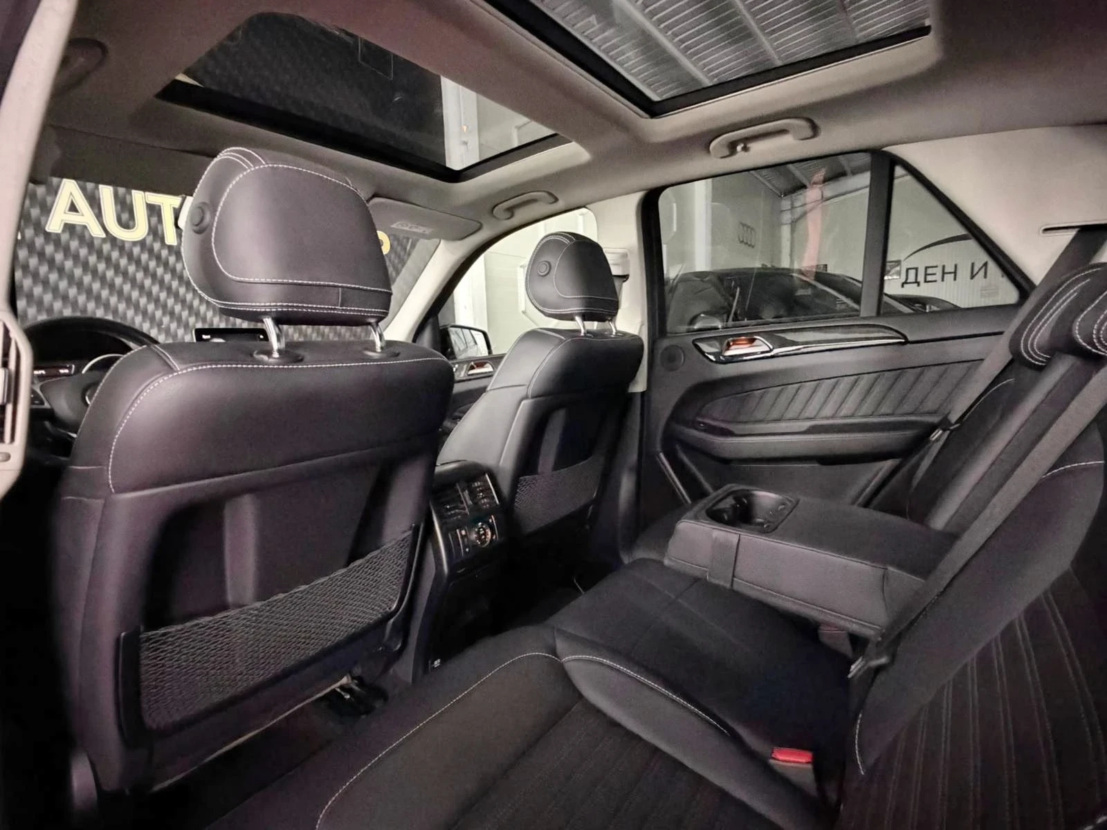 Mercedes-Benz GLE 350 Mercedes-Benz GLE 350d 4MATIC AMG Line / PANORAMA , снимка 12 - Автомобили и джипове - 55833814