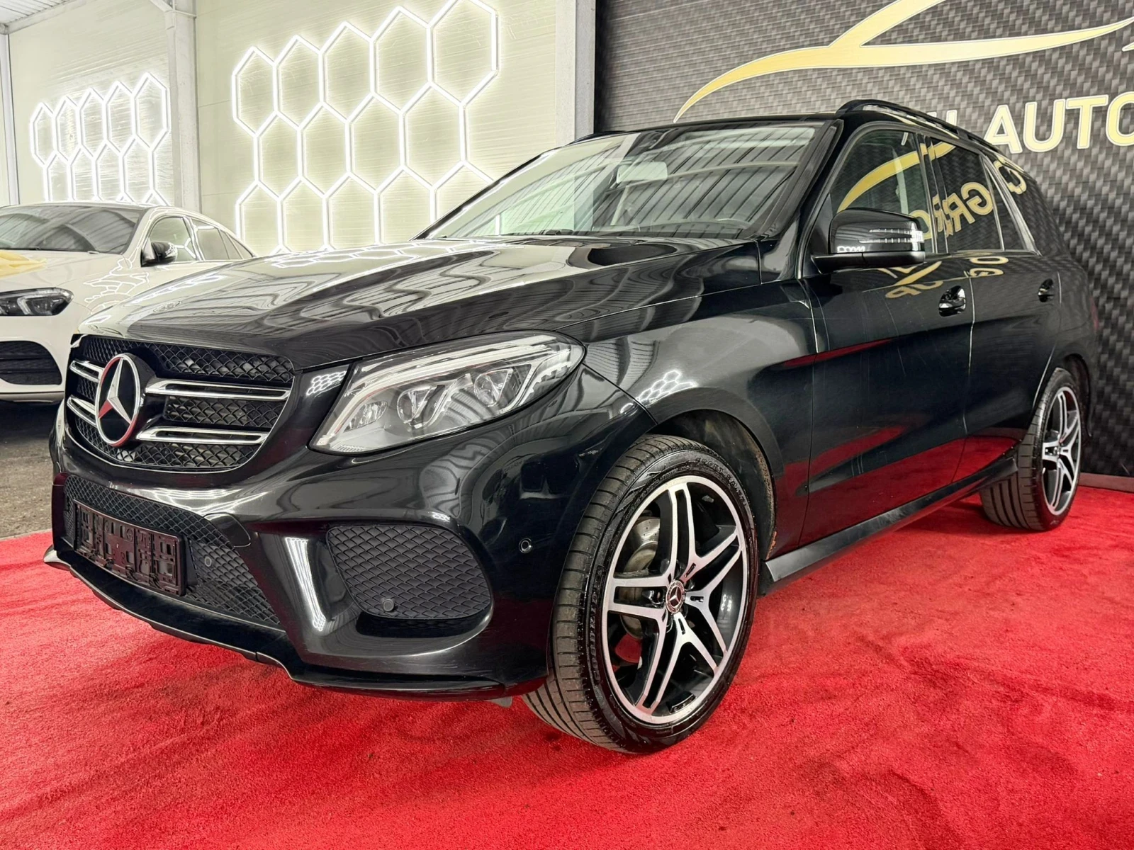 Mercedes-Benz GLE 350 Mercedes-Benz GLE 350d 4MATIC AMG Line / PANORAMA , снимка 5 - Автомобили и джипове - 55833814