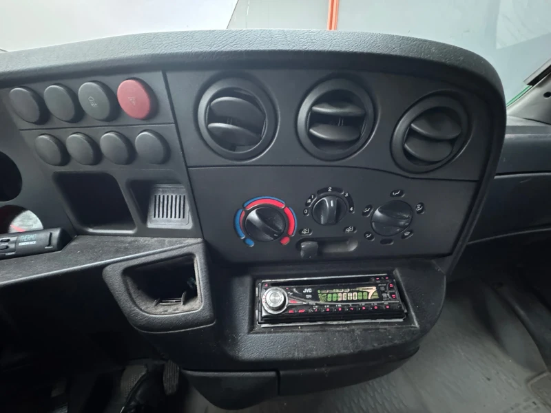 Iveco 35c13 Макси* Б кат* Двойна Гума, снимка 10 - Бусове и автобуси - 52888272