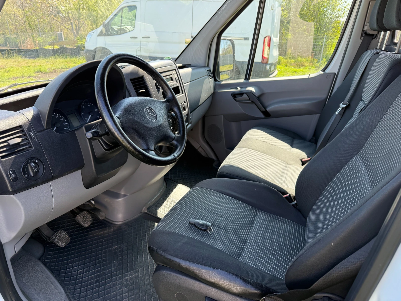 Mercedes-Benz Sprinter 313, снимка 8 - Бусове и автобуси - 54356272