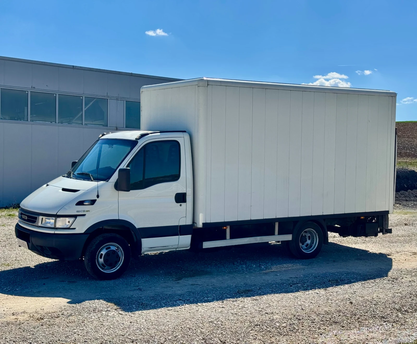Iveco Daily ПАДАЩ БОРД* СТРАНИЧНА ВРАТА* СЕРВИЗНА ИСТОРИЯ, снимка 3 - Бусове и автобуси - 55808609