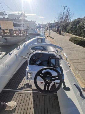 Надуваема лодка Highfield CL 420, снимка 5 - Воден транспорт - 53370360