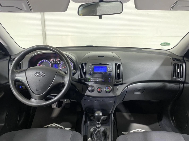 Hyundai I30 1.4i GAS, снимка 8 - Автомобили и джипове - 45005369