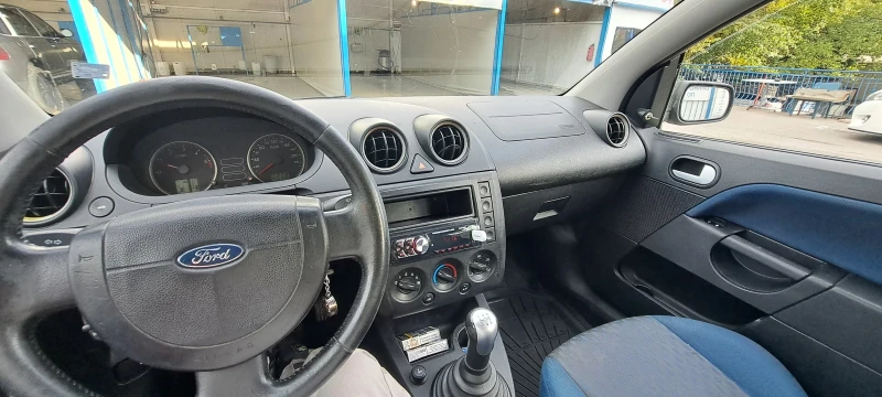 Ford Fiesta 1.4, снимка 8 - Автомобили и джипове - 47524088