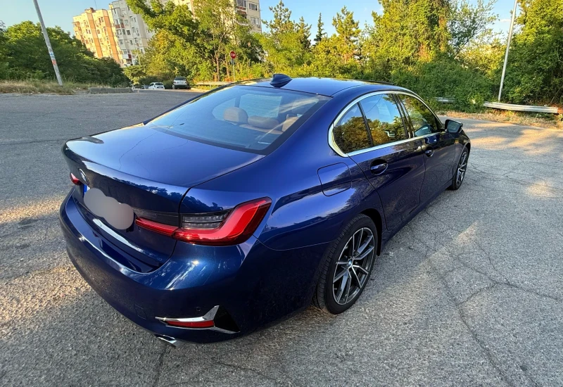 BMW 330 xDrive* HEAD UP* KEYLESS* AMBIENT* FULL LED* КОЖА*, снимка 3 - Автомобили и джипове - 52192154