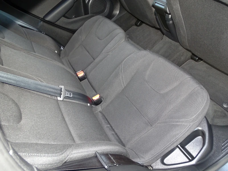 Volvo V40 D2 1.6D EURO 5B, снимка 12 - Автомобили и джипове - 51884478