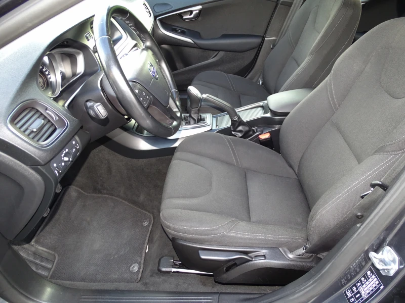 Volvo V40 D2 1.6D EURO 5B, снимка 9 - Автомобили и джипове - 51884478