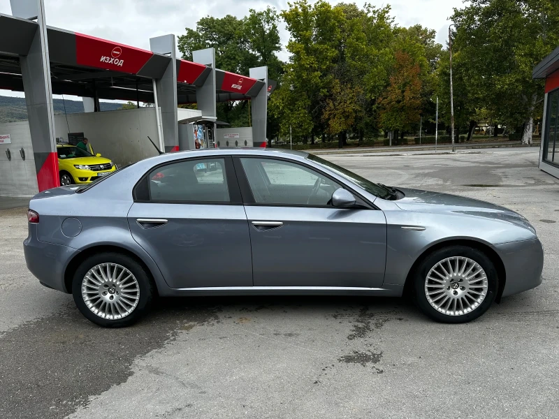Alfa Romeo 159 1.9 JTD-M + ДЖАНТИ  СЪС ЗИМНИ ГУМИ, снимка 3 - Автомобили и джипове - 51942366