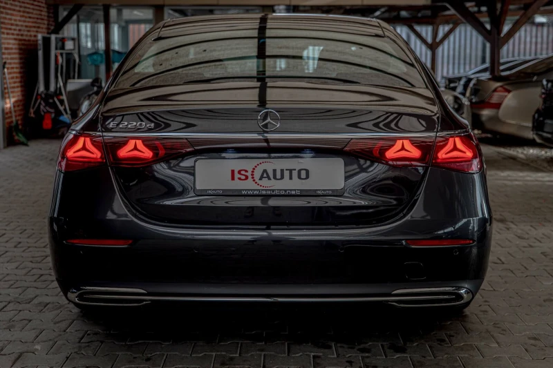 Mercedes-Benz E 220 d/Avantgarde/Virtual/Панорама/MBUX/Pre-Safe/Therma, снимка 4 - Автомобили и джипове - 53273058