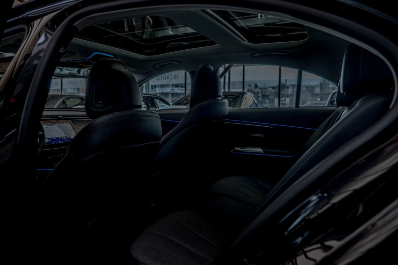 Mercedes-Benz E 220 d/Avantgarde/Virtual/Панорама/MBUX/Pre-Safe/Therma, снимка 8 - Автомобили и джипове - 53273058