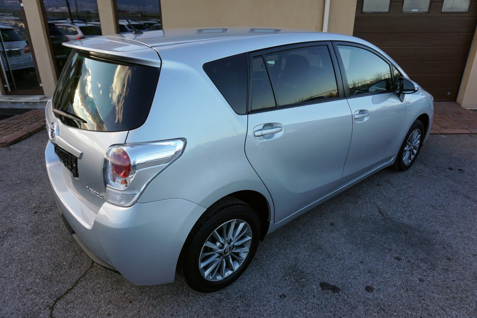 Toyota Verso 1.6i ACTIVE - изображение 3