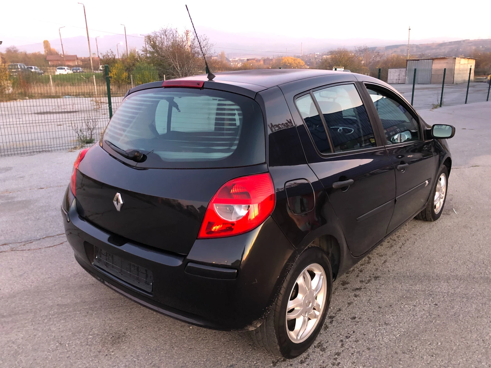 Renault Clio 1.5 DCI Климатроник - изображение 7