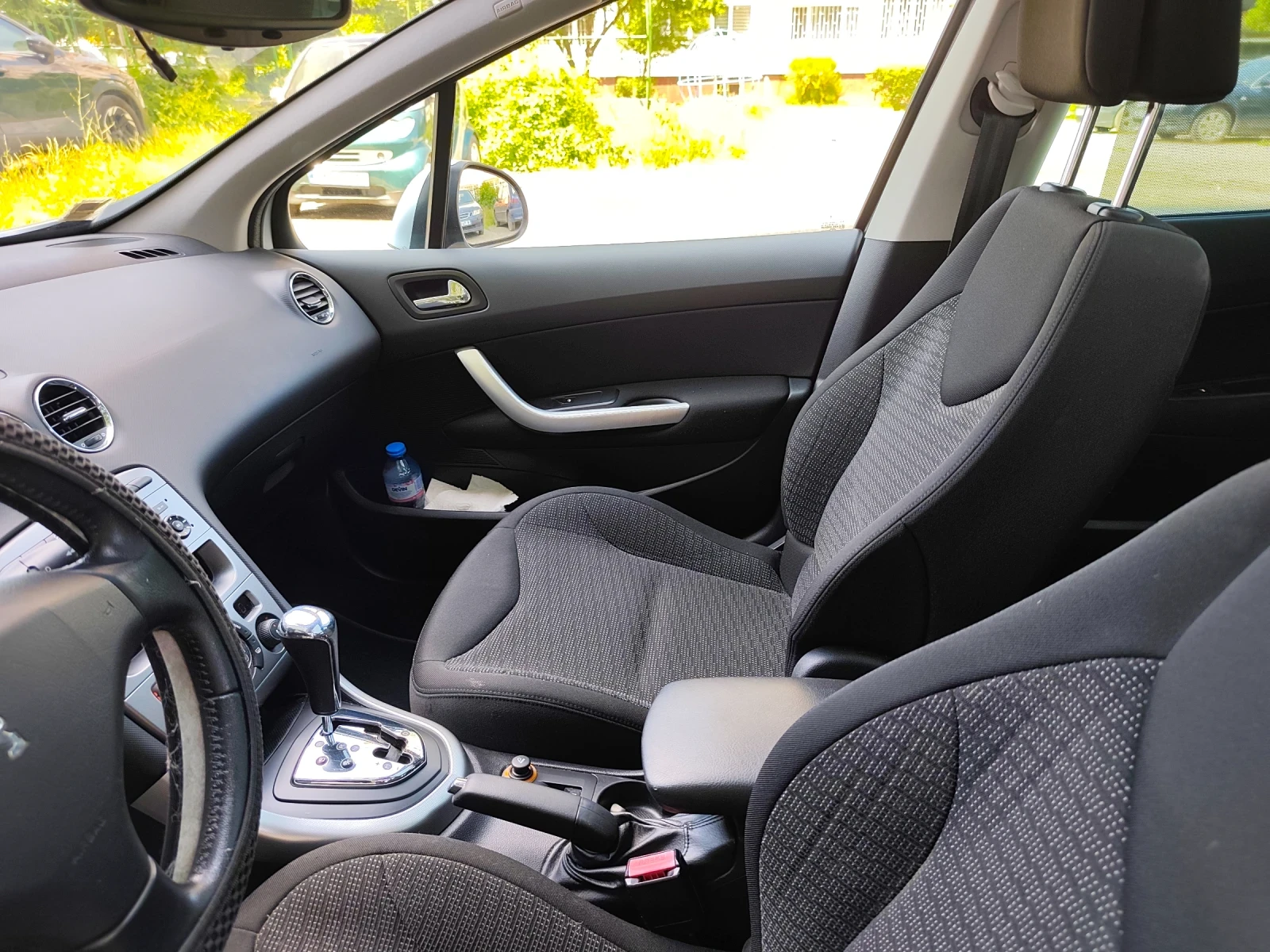 Peugeot 308 1.6 !АВТОМАТИК!!* КЛИМАТРОНИК* !ТОП!!, снимка 10 - Автомобили и джипове - 54934923