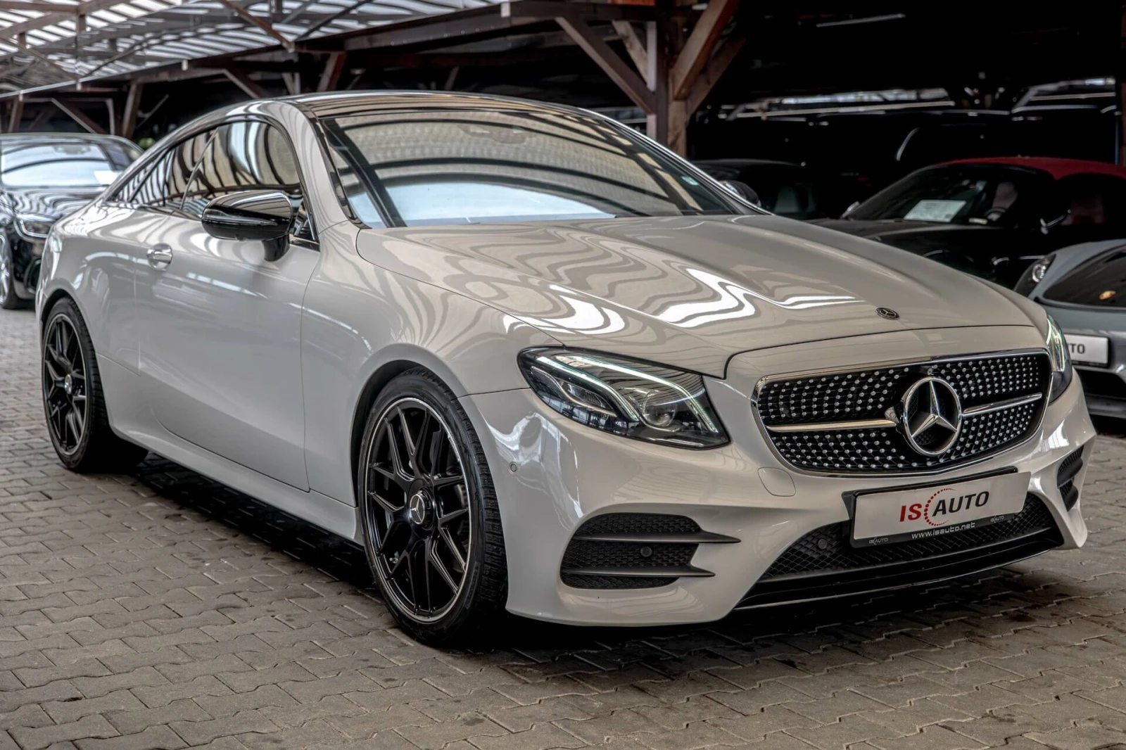 Mercedes-Benz E 220 AMG/Coupe/Burmester/Камера 360/Панорама/HuD/Амбиен - изображение 2