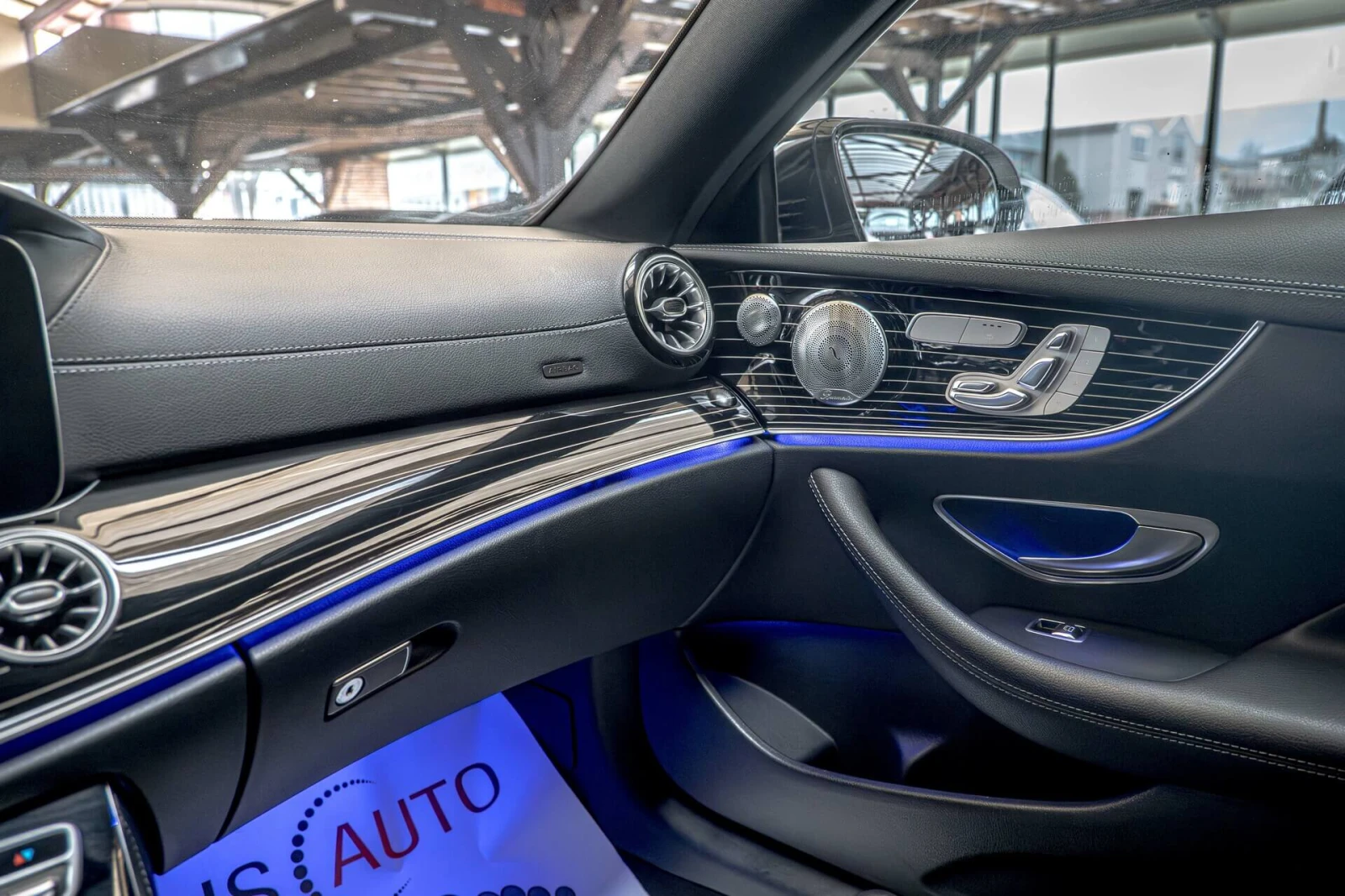 Mercedes-Benz E 220 AMG/Coupe/Burmester/Камера 360/Панорама/HuD/Амбиен - изображение 10