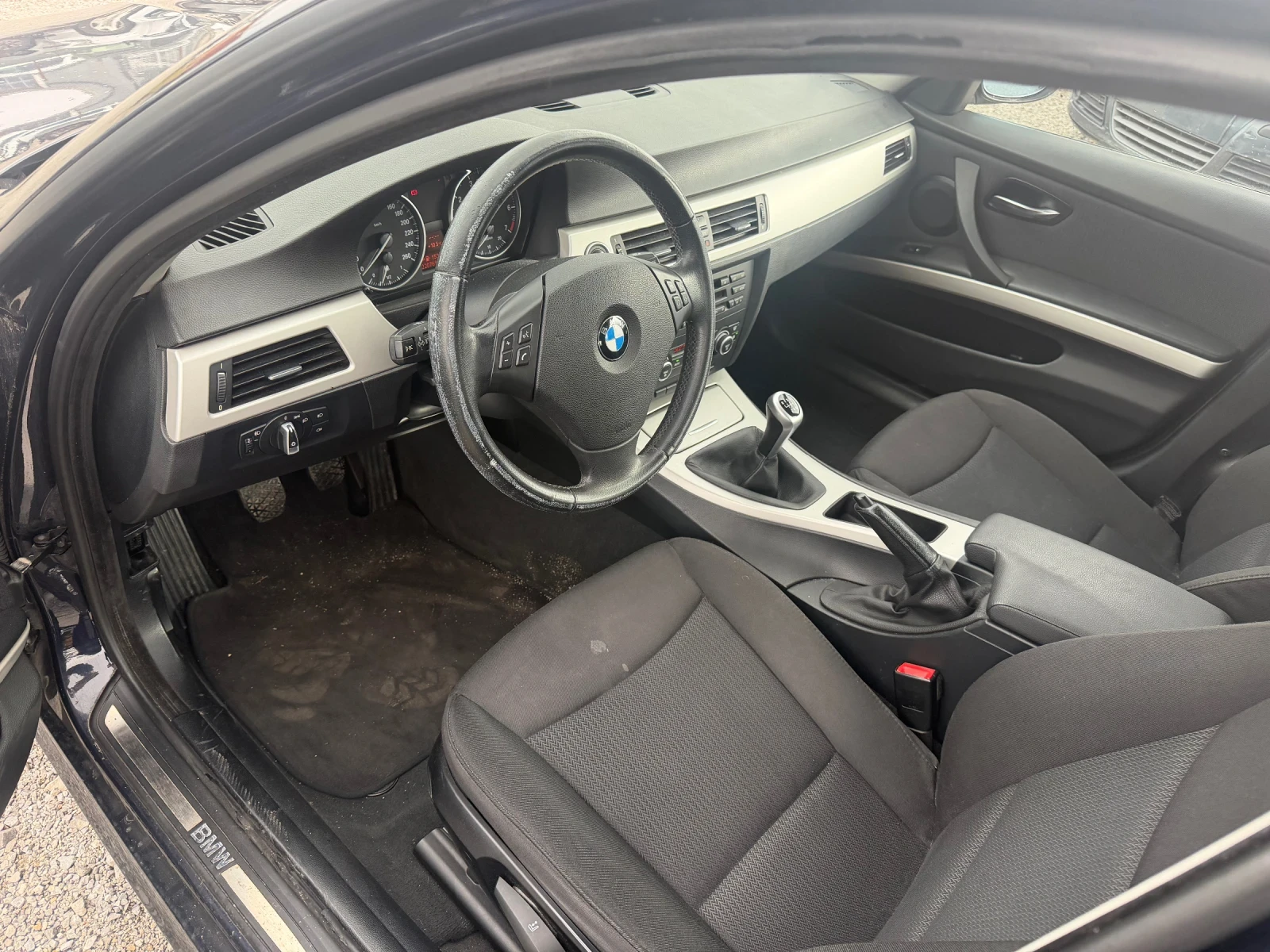 BMW 318 Facelift, снимка 6 - Автомобили и джипове - 54087272