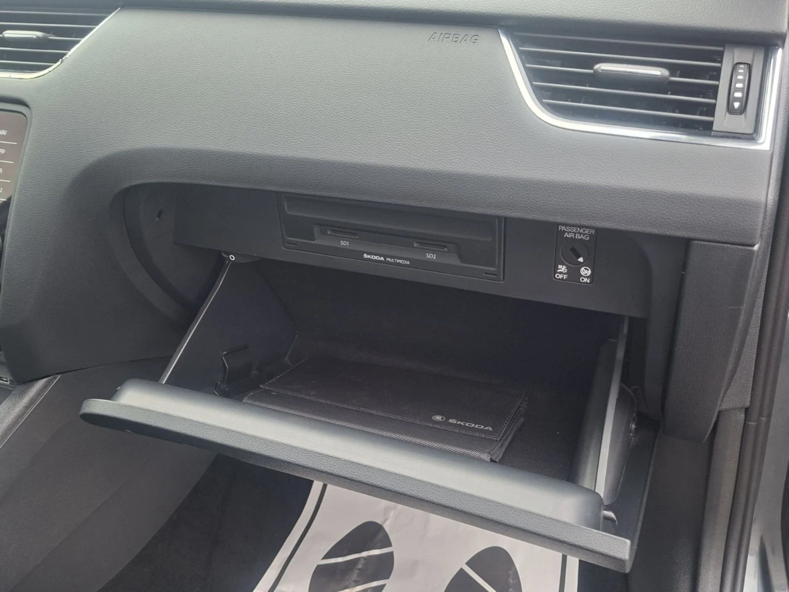 Skoda Octavia, снимка 9 - Автомобили и джипове - 54170756