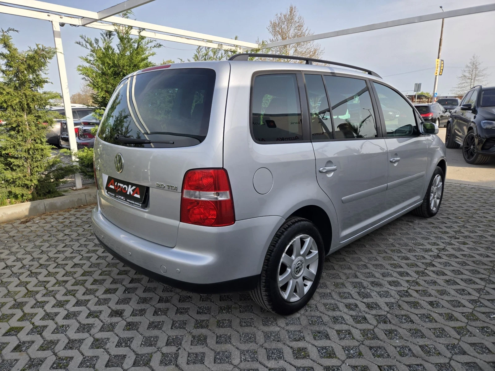 VW Touran 2.0TDI-140кс= АВТОМАТ= 7МЕСТА= АВТОПИЛОТ, снимка 3 - Автомобили и джипове - 54195553