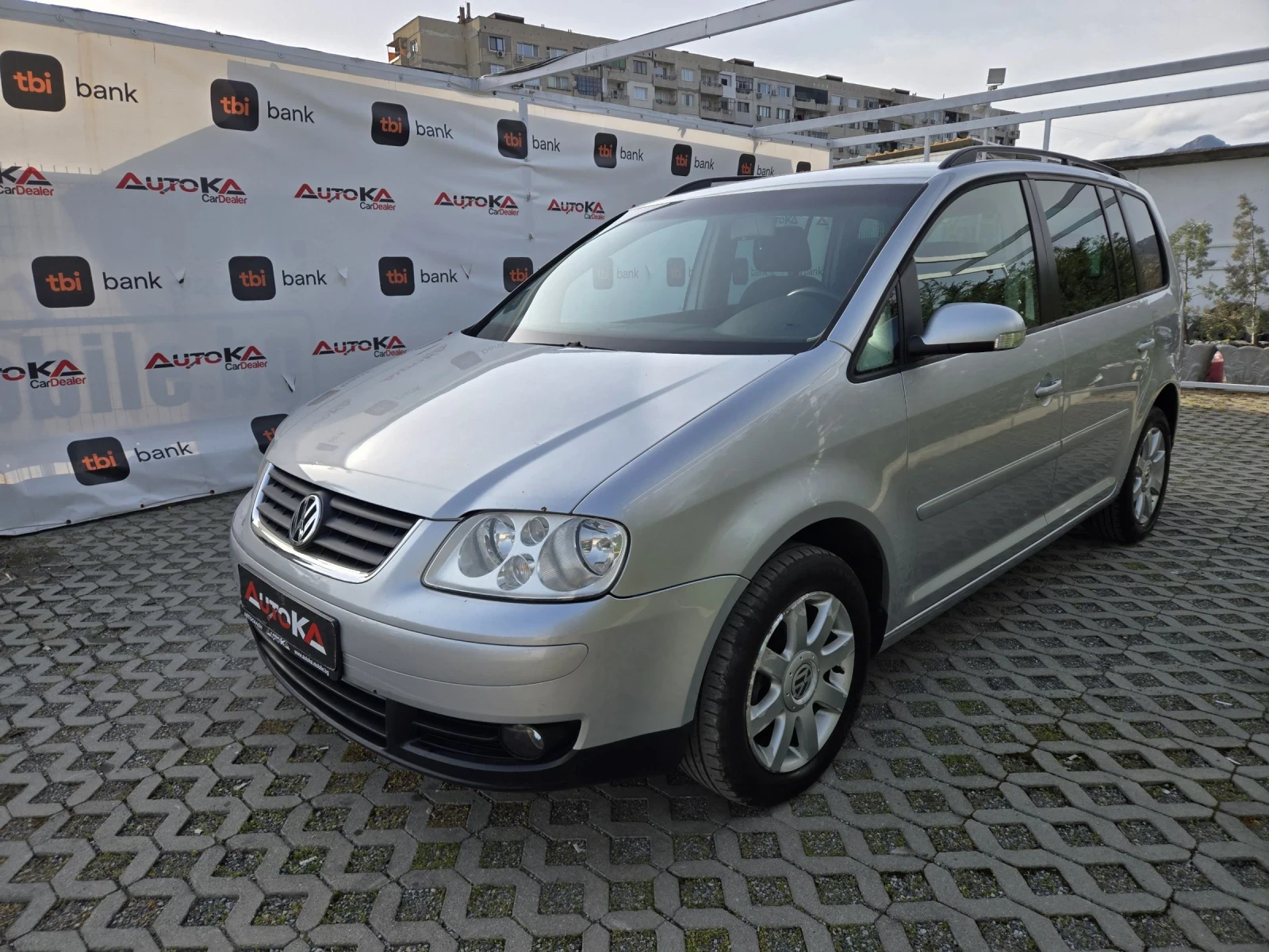 VW Touran 2.0TDI-140кс= АВТОМАТ= 7МЕСТА= АВТОПИЛОТ, снимка 6 - Автомобили и джипове - 54195553