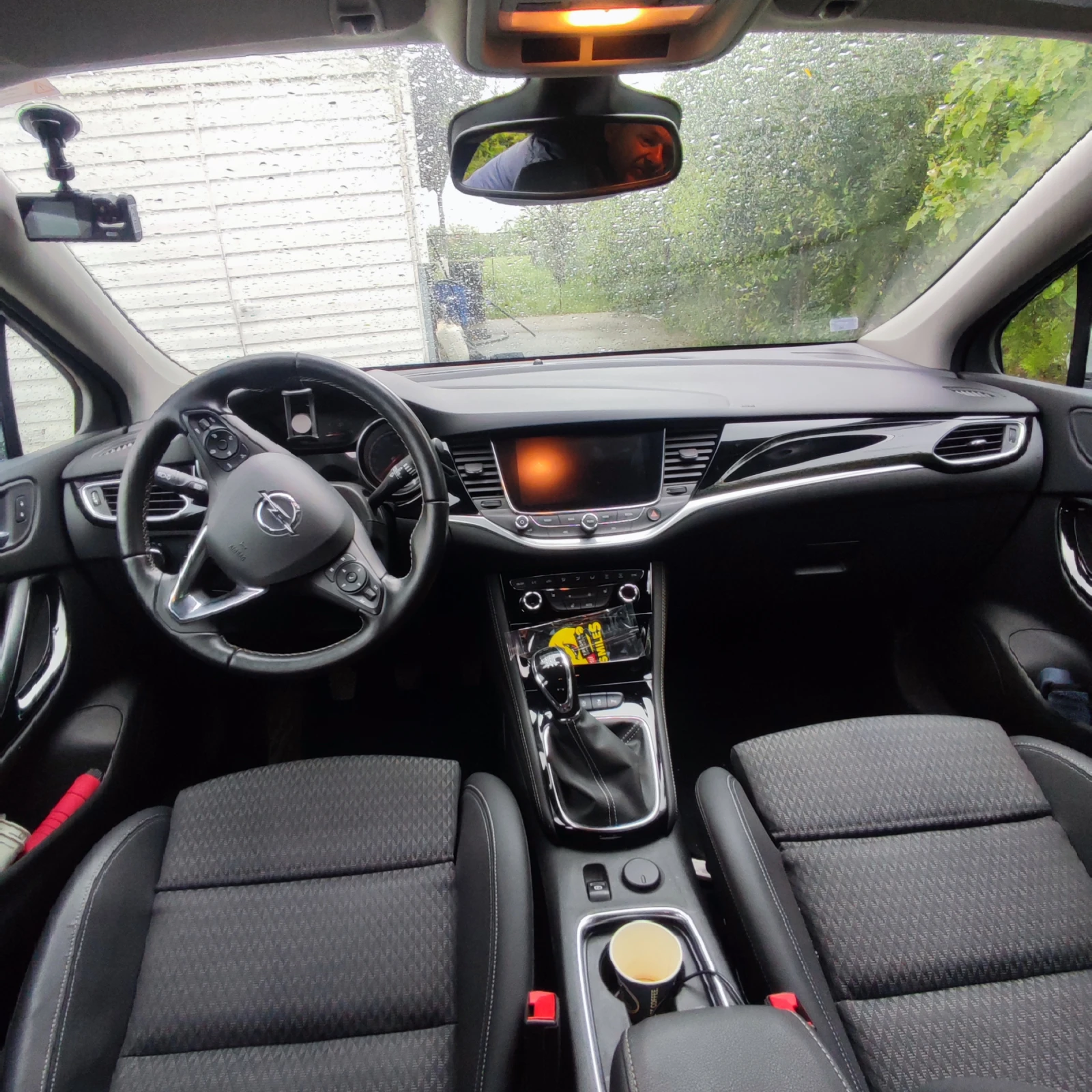 Opel Astra 1.6cdti РЕАЛНИ км., снимка 4 - Автомобили и джипове - 54366801