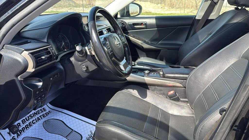 Lexus IS 300 AWD* ОБДУХВАНЕ* ПОДГРЕВ* КАМЕРА* ШИБЕДАХ, снимка 7 - Автомобили и джипове - 54371865