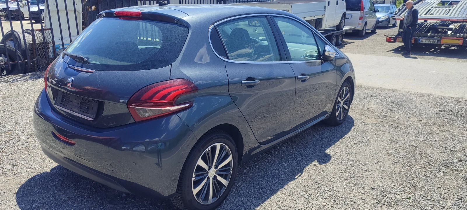 Peugeot 208 1.6 HDI, снимка 6 - Автомобили и джипове - 54431398