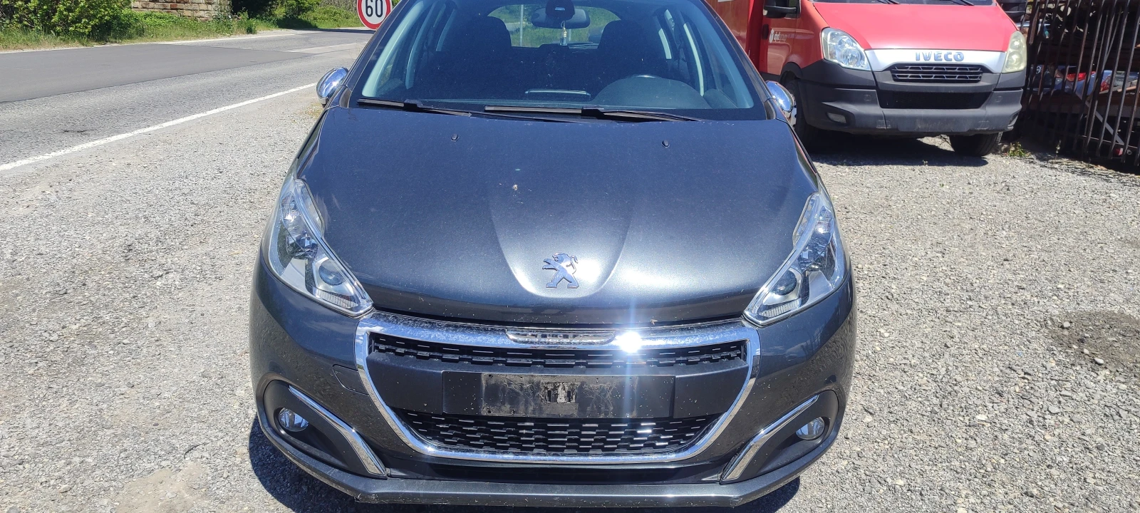 Peugeot 208 1.6 HDI, снимка 2 - Автомобили и джипове - 54431398