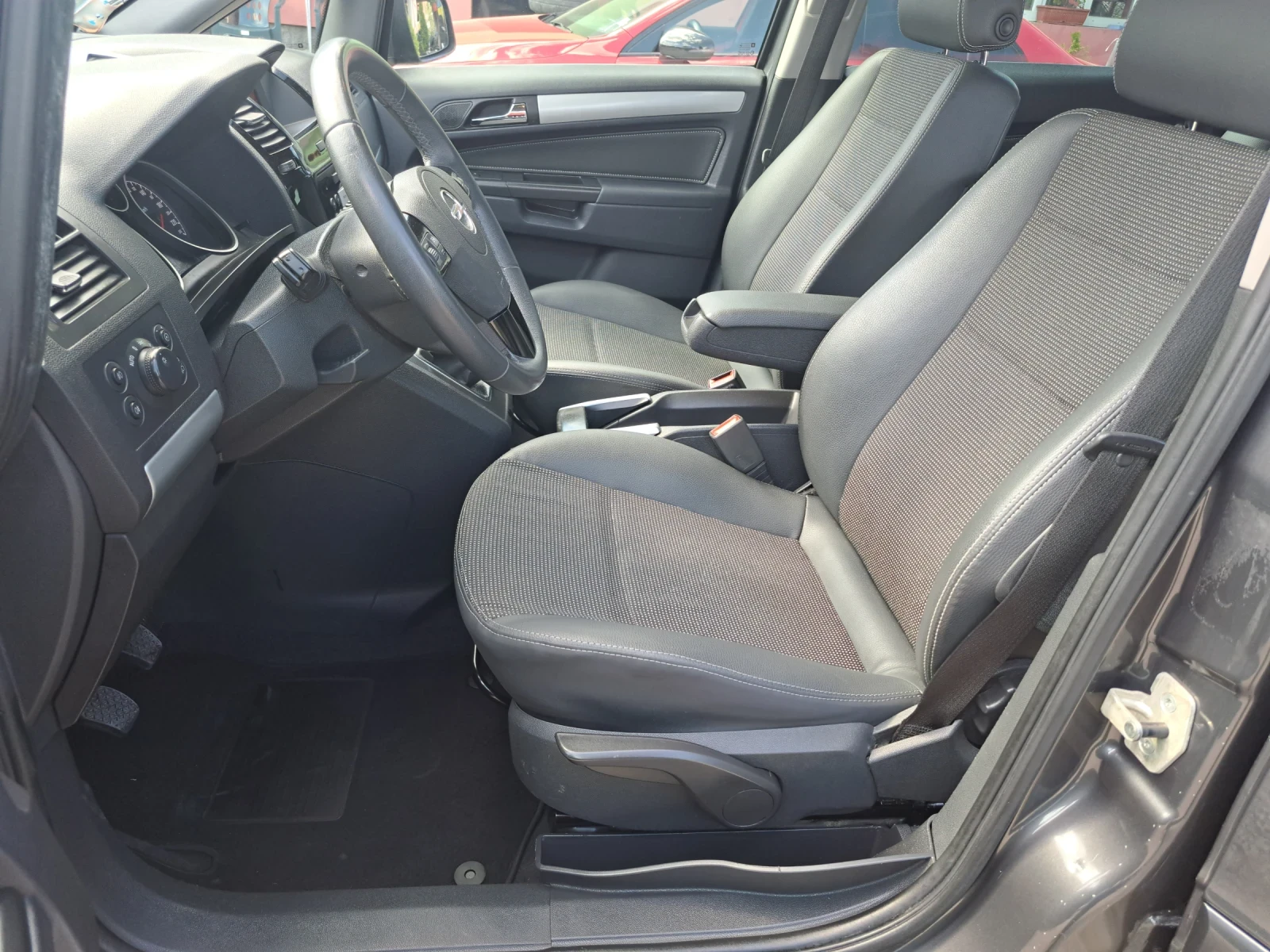 Opel Zafira 1.7CDTI ECOFLEX COSMO E5 7M FACE TOP, снимка 7 - Автомобили и джипове - 54440912