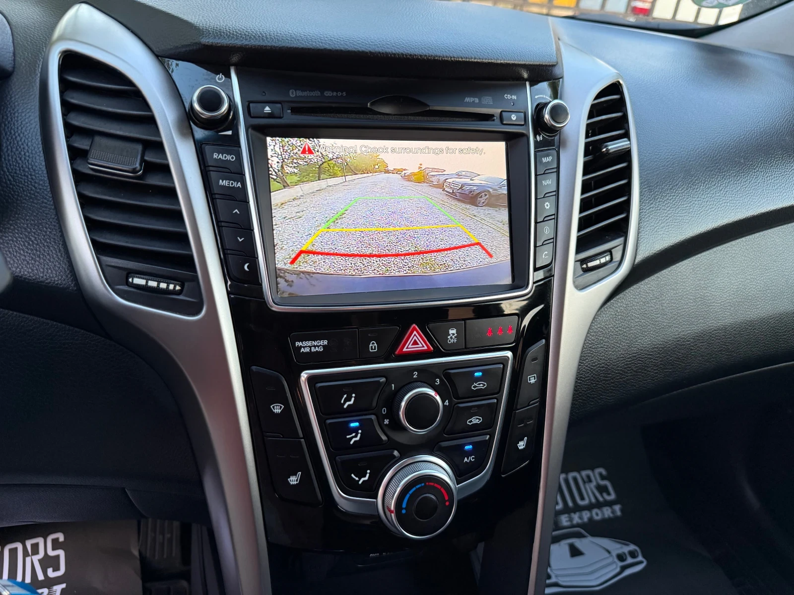 Hyundai I30 FIFACUP/NAVI/CAMERA, снимка 16 - Автомобили и джипове - 54676931