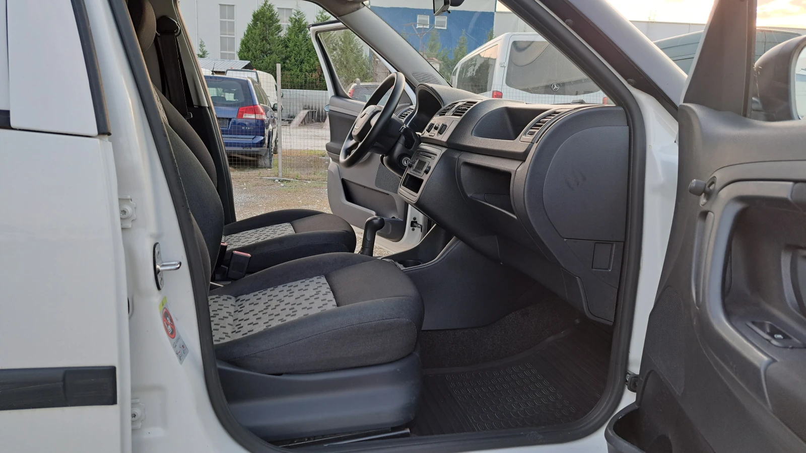 Skoda Praktik КЛИМАТИК-EURO 5, снимка 10 - Автомобили и джипове - 54828531