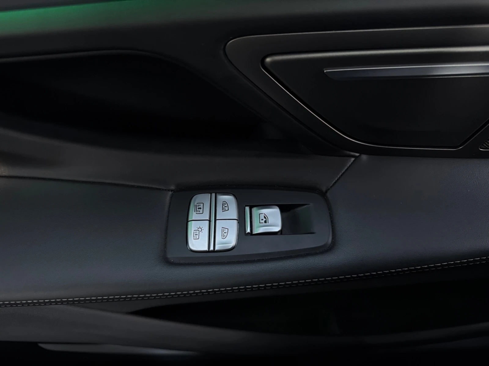 BMW 750 Li* M-SPORT* МАСАЖИ* ПАНО* HARMAN KARDON* 360* FUL, снимка 16 - Автомобили и джипове - 55511016
