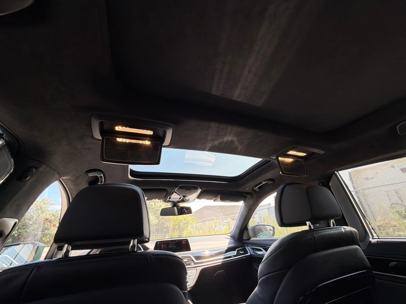 BMW 750 Li* M-SPORT* МАСАЖИ* ПАНО* HARMAN KARDON* 360* FUL, снимка 17 - Автомобили и джипове - 55511016