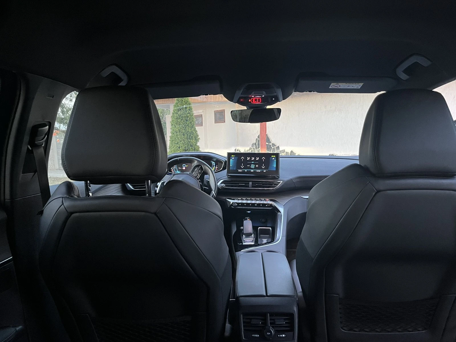 Peugeot 3008 GT LINE 69800 км./ Дистроник/Масаж/Амбиент, снимка 11 - Автомобили и джипове - 56021885