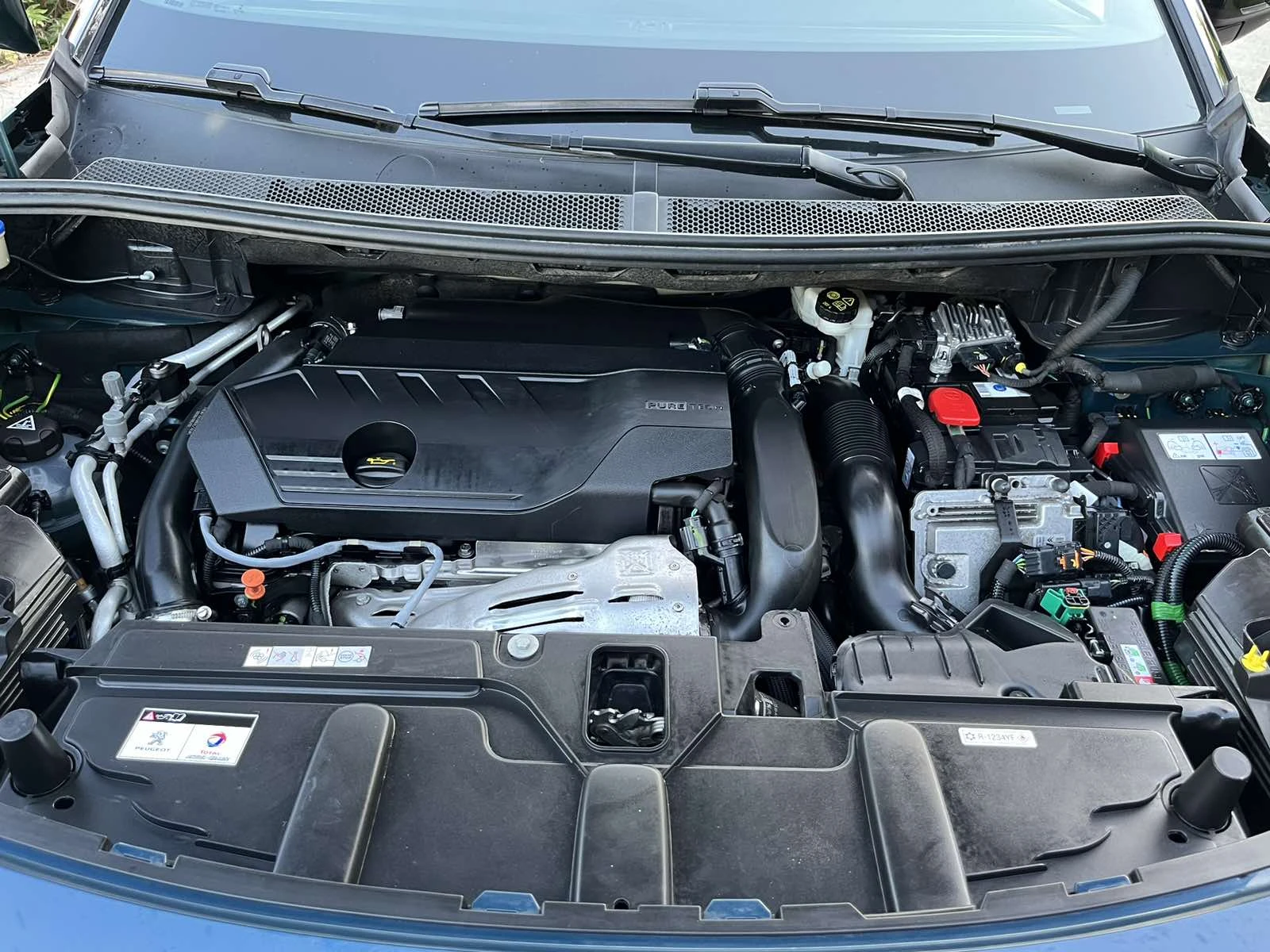 Peugeot 3008 GT LINE 69800 км./ Дистроник/Масаж/Амбиент, снимка 16 - Автомобили и джипове - 56021885