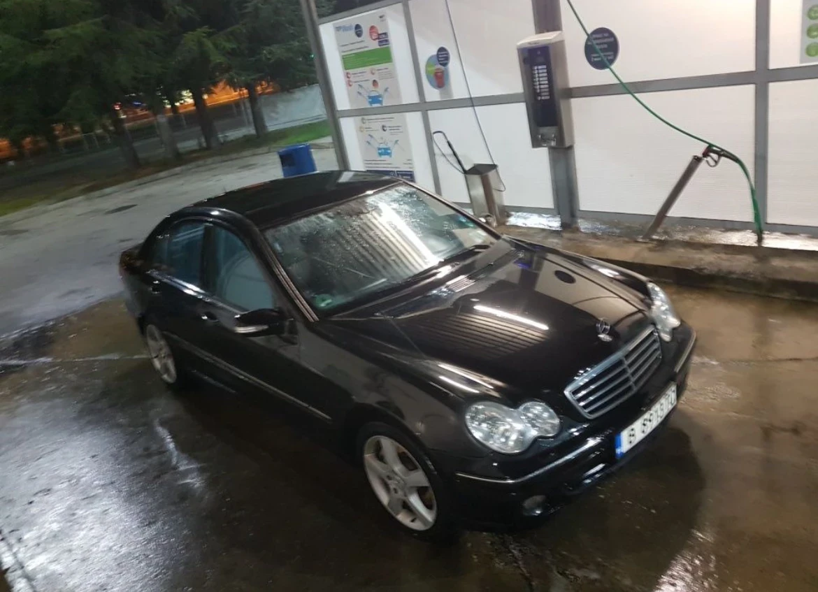 Mercedes-Benz C 320, снимка 3 - Автомобили и джипове - 56170384
