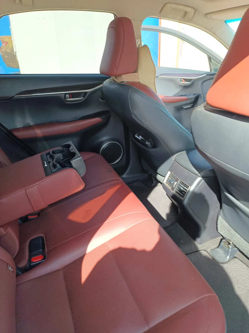 Lexus NX 300h, снимка 10 - Автомобили и джипове - 47618860