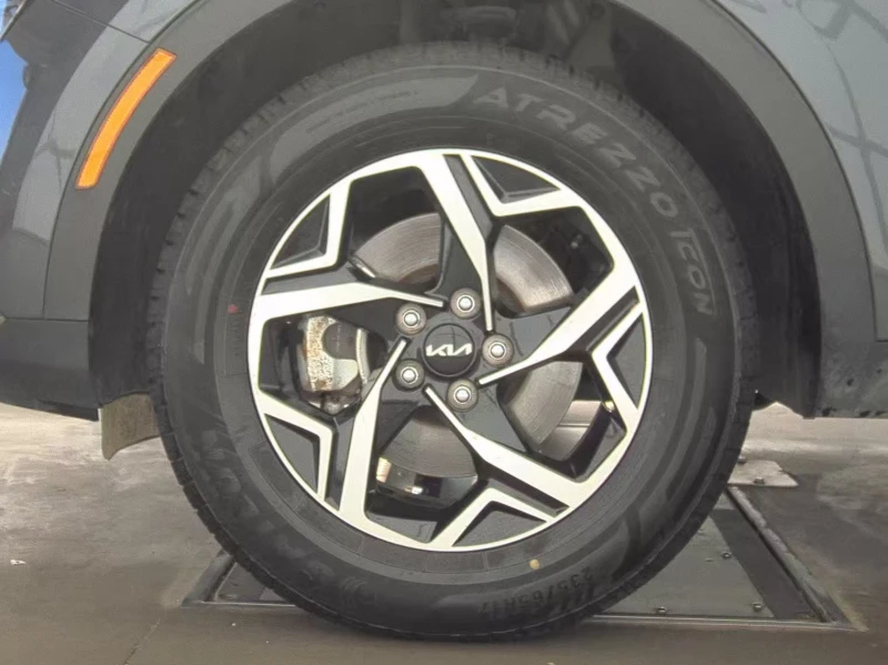 Kia Sportage LX, снимка 17 - Автомобили и джипове - 52433825