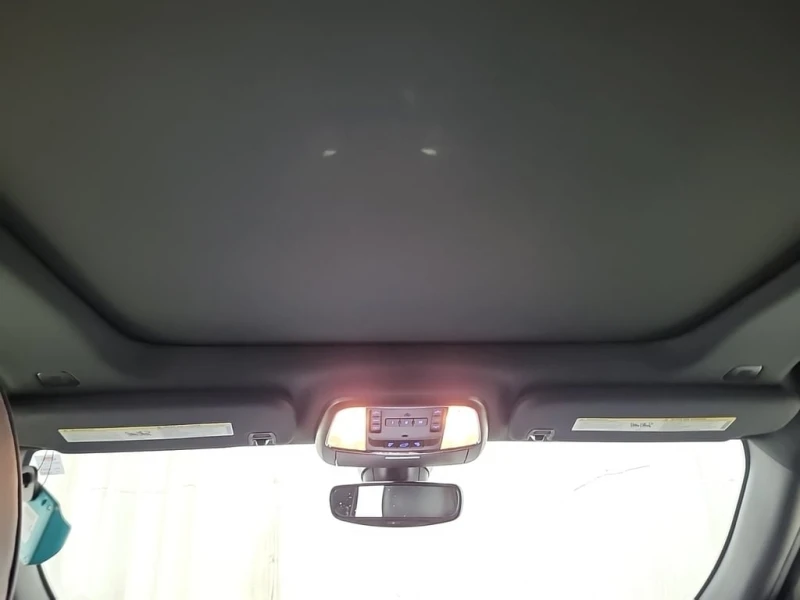 Jeep Grand cherokee 2017 OVERLAND * CARFAX * БЕЗ ПЪРВОНАЧАЛНА ВНОСКА, снимка 12 - Автомобили и джипове - 53008401