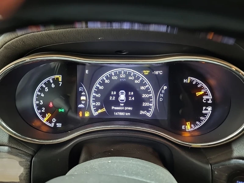 Jeep Grand cherokee 2017 OVERLAND * CARFAX * БЕЗ ПЪРВОНАЧАЛНА ВНОСКА, снимка 9 - Автомобили и джипове - 53008401