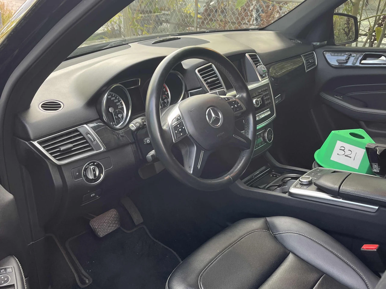 Mercedes-Benz ML 350 * АВТО КРЕДИТ* ЦЕНА ДО БГ * СЕРВИЗНА ИСТОРИЯ *  - изображение 9